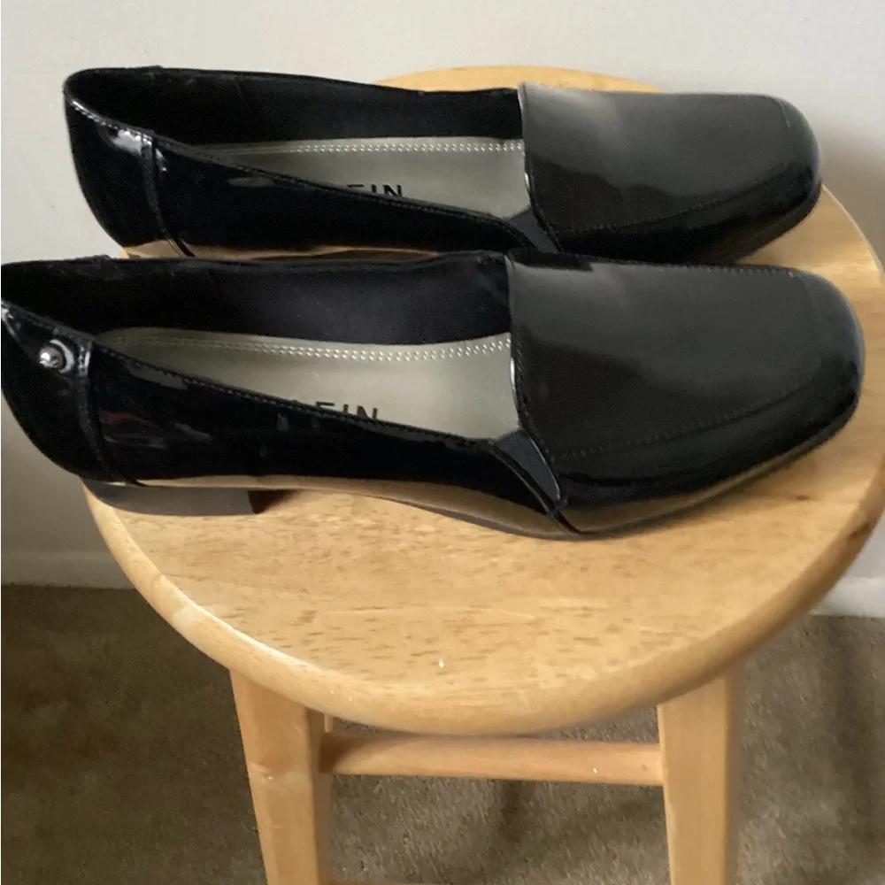 Anne Klein Black Patent leather Slip-On Loafers - Picture 4 of 6